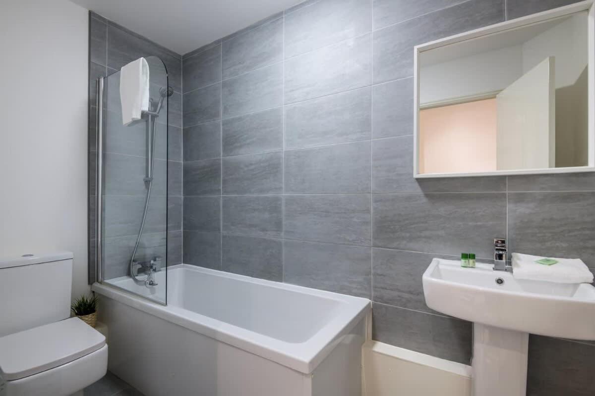 Fabulous Quayside Apartment With Free Parking Liverpool Bagian luar foto