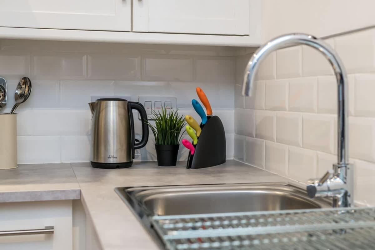 Fabulous Quayside Apartment With Free Parking Liverpool Bagian luar foto